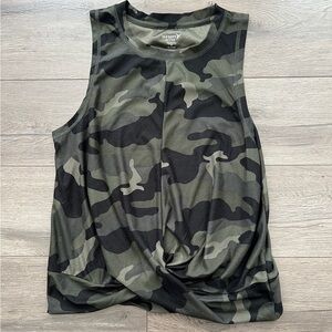 Old Navy women’s active wear tank top. Cameo green. Size M